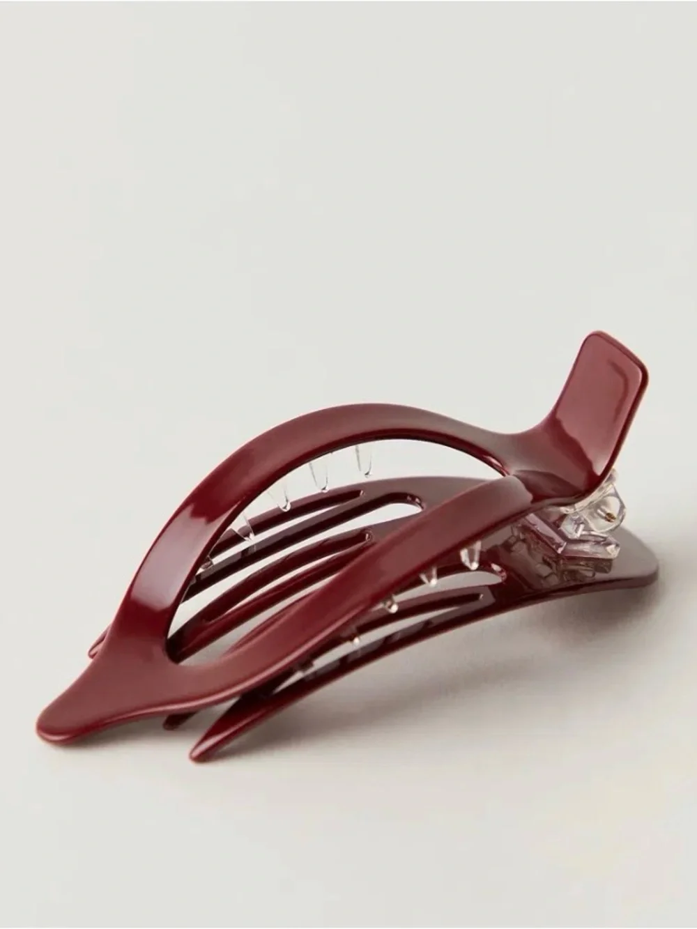 Free People Caroline Acrylic Flat Claw Clip. NWT. Red